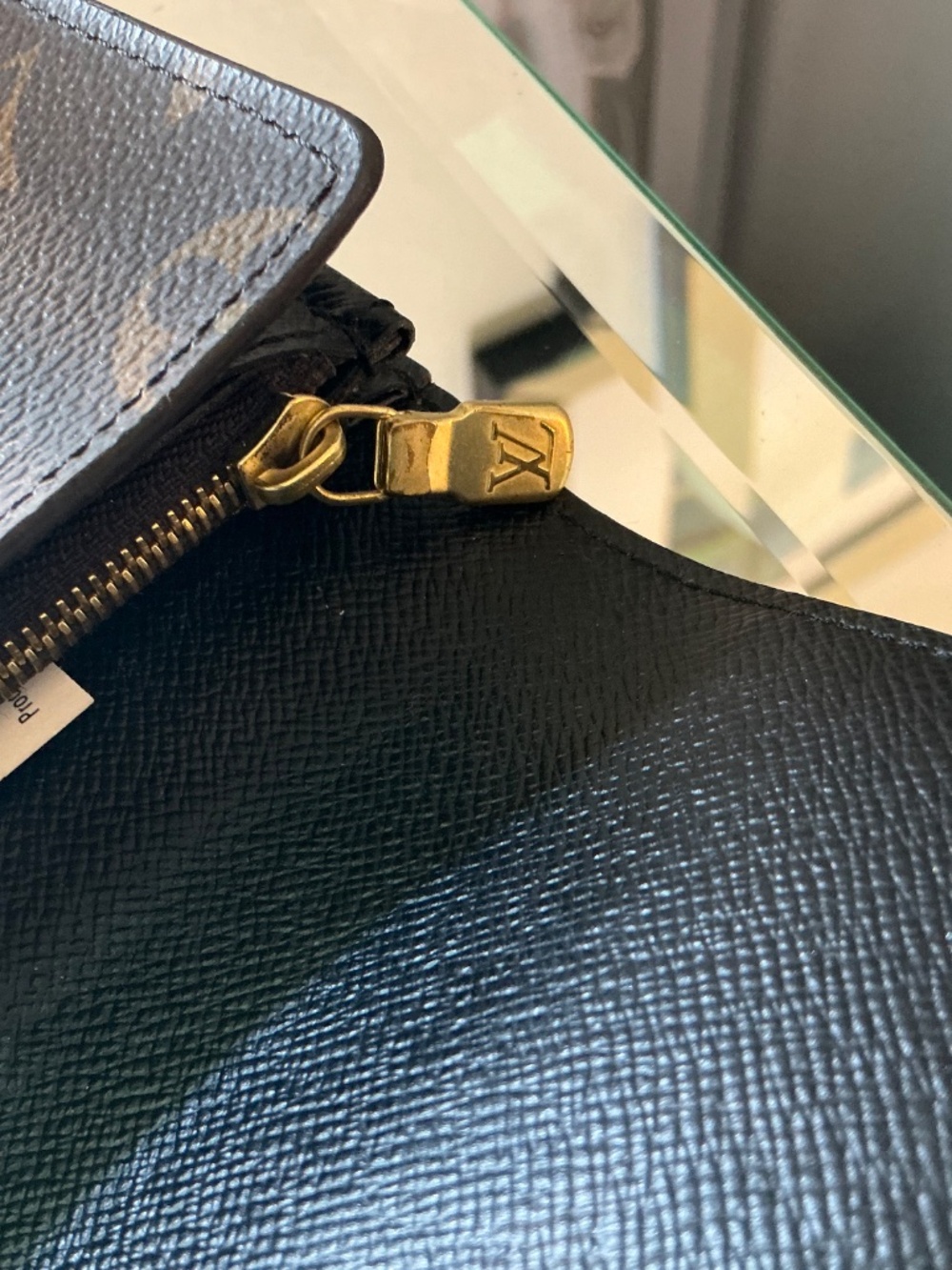 Authentic Louis Vuitton Sarah Wallet Reverse Monogram - Picture 13 of 14